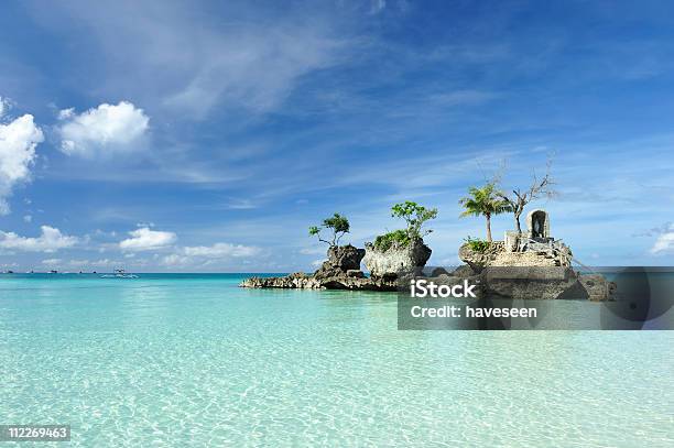 Rock Na Plaży - zdjęcia stockowe i więcej obrazów Bez ludzi - Bez ludzi, Boracay, Filipiny
