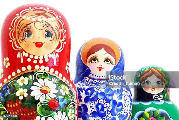 Russian Nesting Dolls — стоковые фотографии и другие картинки Белый фон - Белый фон, В ряд, Матрёшка