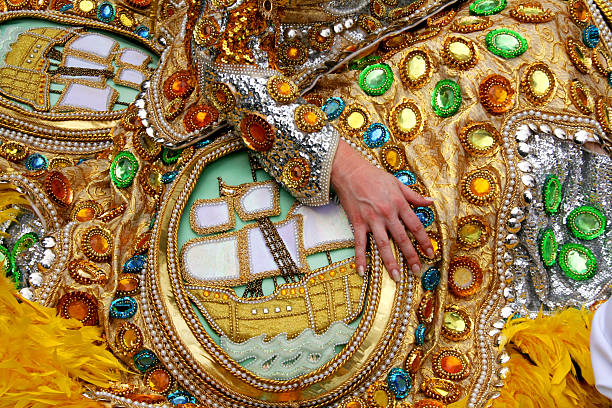 donna di mano sul bellissimo abito decorato carnevale - samba dancing dancer salsa dancing carnival foto e immagini stock