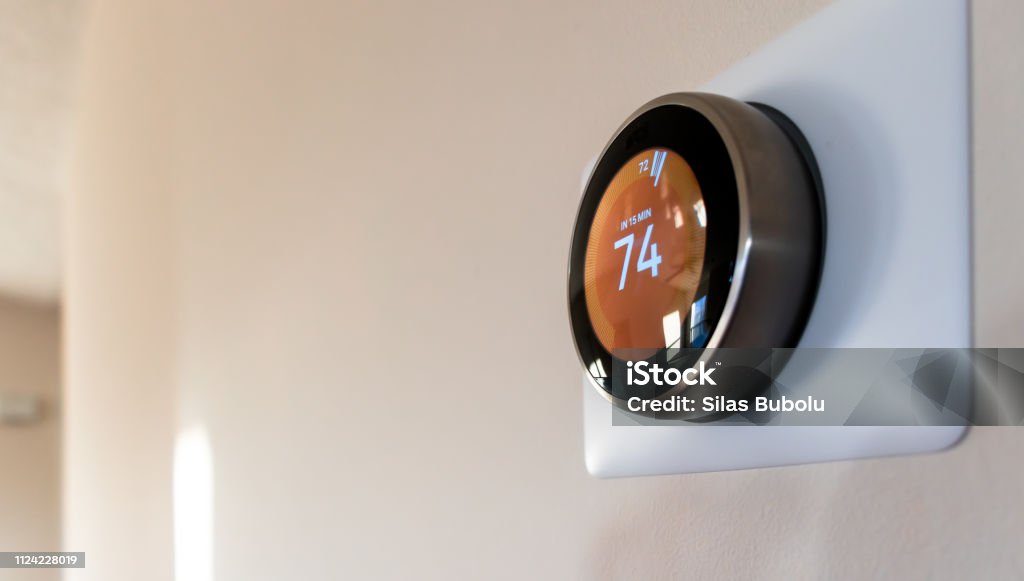 Termostato casero elegante - Foto de stock de Termostato inteligente libre de derechos