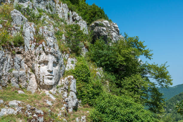 cervara di roma, antiga vila rural na província de roma, lazio (itália). - roma province - fotografias e filmes do acervo