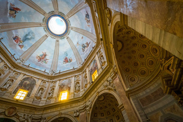 vue intérieure de la basilique de santa margherita à montefiascone, province de viterbo, latium, italie centrale. - viterbo province photos et images de collection