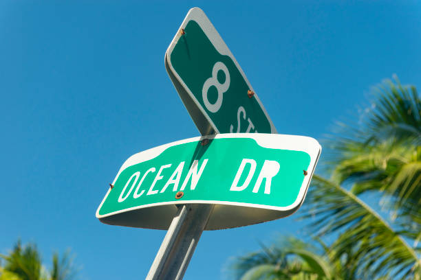 istock Ocean Drive - Miami, Florida - USA 1124281587