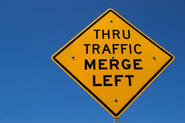 istock Merge left street sin 1124287062