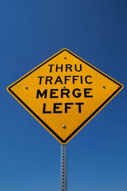 istock Merge left street sin 1124287070