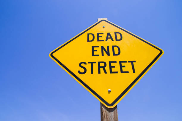 istock Dead end street sign 1124287922