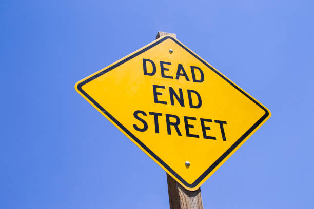 istock Dead end street sign 1124287945