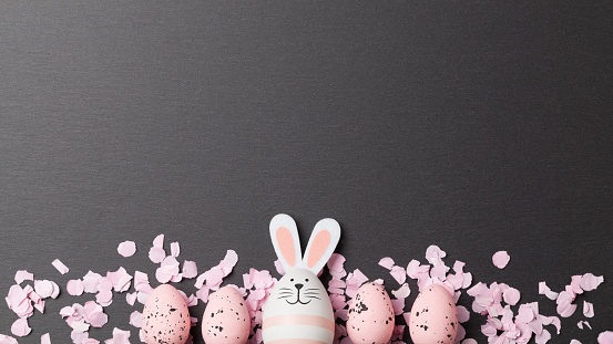 Happy easter background with easter bunny and easter eggs