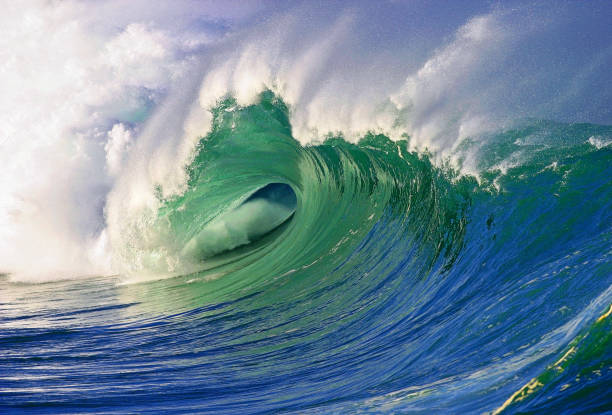 istock A Beautiful Ocean Wave on the North Shore of Oahu, Hawaii 1124301802