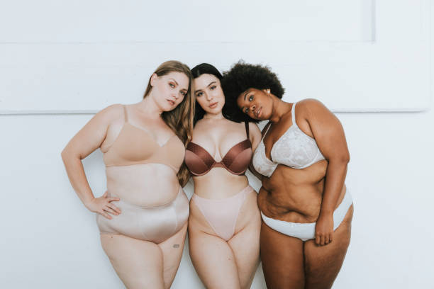 diverse women embracing their natural bodies - sex symbol sensuality women overweight imagens e fotografias de stock