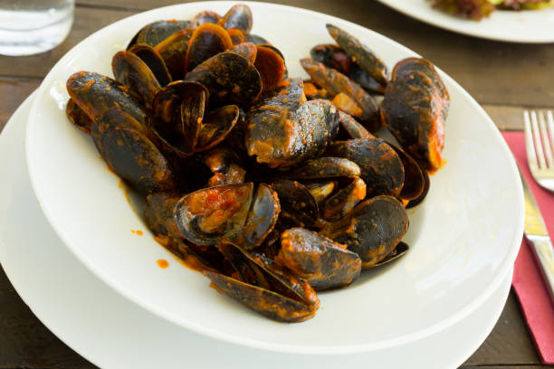 istock Mussels with tomato sauce 1124351601
