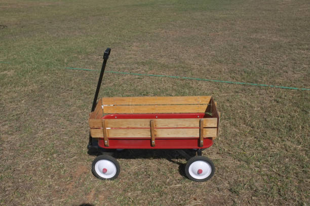 istock Little red wood wagon 1124376433