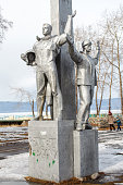 ein-denkmal-mit-arbeiter-kosmonaut-und-kolchos-girl.jpg?b=1&s=170x170&k=20&c=nepCbYbjsTJJp4ruUqhzxGRZtiA9Zps2QZM-RQ_eVuY=