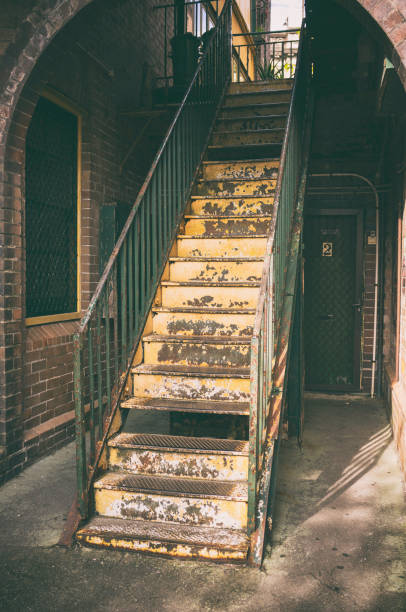 old fashioned escalera, sydney - sydney australia the rocks australia architectural styles fotografías e imágenes de stock