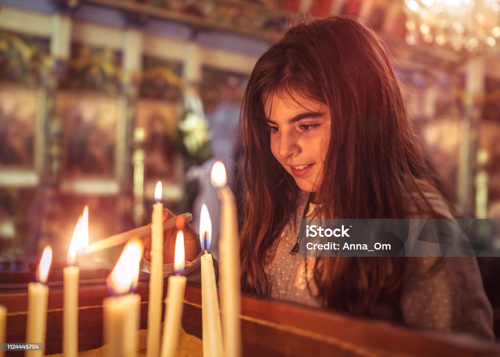 Kleines Mädchen in der Kirche - Lizenzfrei Kind Stock-Foto