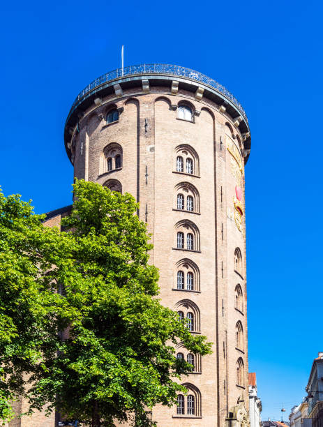 round tower, copenhagen - denmark copenhagen brick street imagens e fotografias de stock