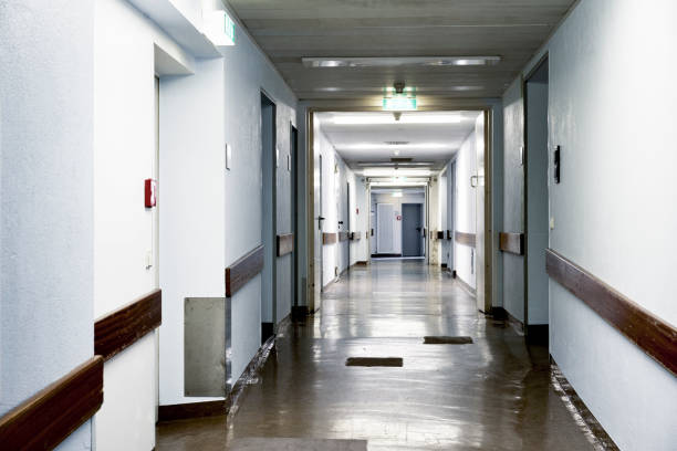 istock Hospital Nobody dark 1124470014