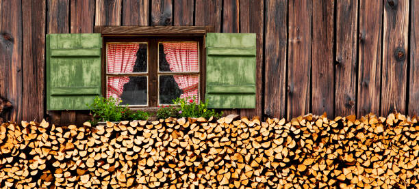 fenster in der almhütte - shack european alps switzerland cabin stock-fotos und bilder