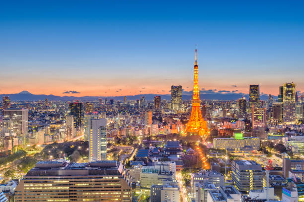istock Tokyo, Japan cityscape 1124525402