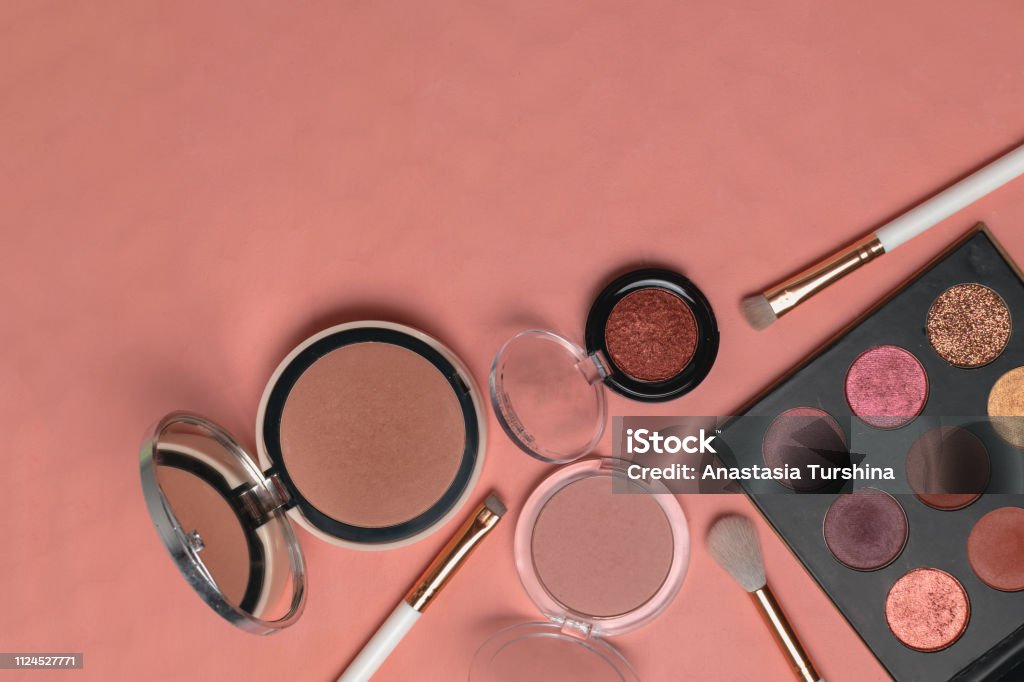 Productos De Maquillaje Belleza Blogger Redes Sociales Revistas Lay Flat  Foto de stock y más banco de imágenes de A la moda - iStock