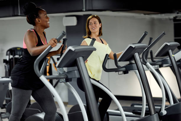 istock Curvy Women In The Gym 1124536733
