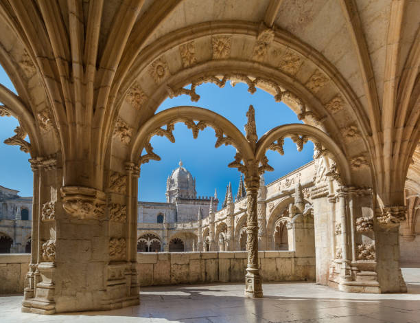 monasterio de los jerónimos (mosteiro dos jerónimos), lisboa, portugal. - monastery of jeronimos fotografías e imágenes de stock