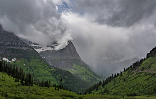 istock Rain In The Valley Below Mt Oberlin 1124559715