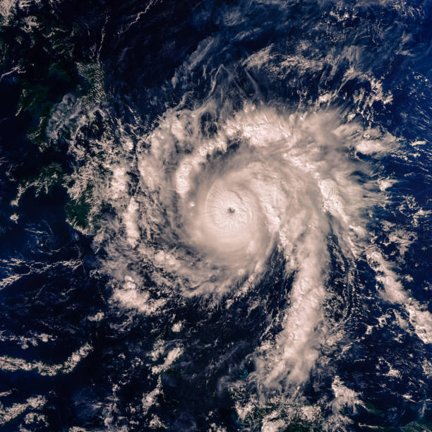 uragano, vista satellitare. gli elementi di questa immagine forniti dalla nasa. - occhio del ciclone foto e immagini stock