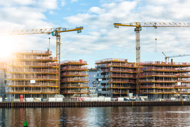 construction side in berlin - office park contemporary construction architecture imagens e fotografias de stock