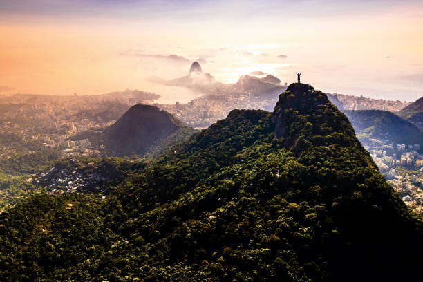 landschaft von rio de janeiro - brazil rio de janeiro city sugarloaf mountain stock-fotos und bilder