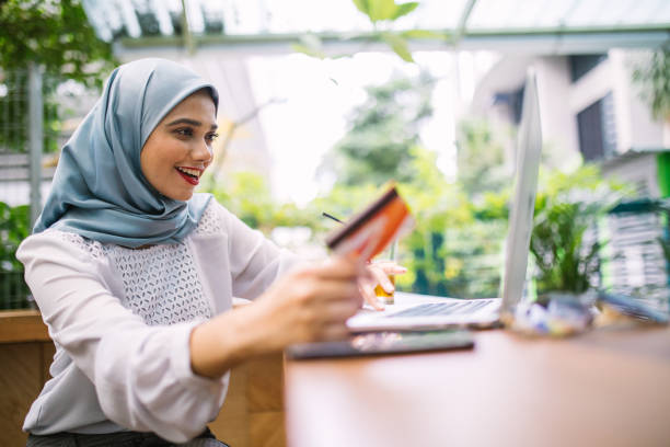 istock Shopping online is her passion 1124701596