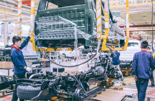 automobile factory welding assemble line - interior de transporte imagens e fotografias de stock