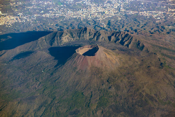 Italy volcano Vesuvius Italy volcano Vesuvius seen from above. Mount Vesuvius is a somma-stratovolcano located on the Gulf of Naples in Campania, Italy. active volcano photos stock pictures, royalty-free photos & images