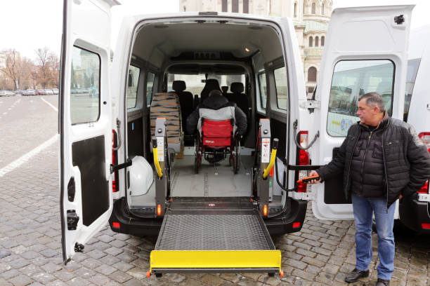 minibus for physically disabled people - physical impairment wheelchair disabled accessibility imagens e fotografias de stock