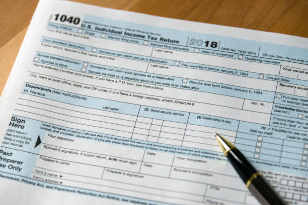 istock US Federal Income Tax Forms 2018/2019 1124774009