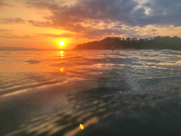 コスタリカの夕日 - pacific ocean tourist resort day reflection ストックフォトと画像