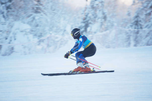 corredor de esqui super g - skiing sports race ski mountain range - fotografias e filmes do acervo