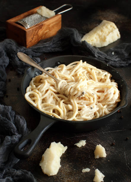 istock Cacio e pepe, italian cheese and pepper pasta 1124987353