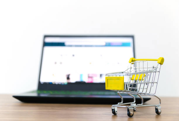 istock Online shopping‎ cart sell of e-commerce convenience 1125007884