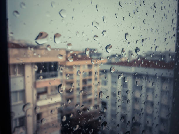 Beautiful storms and raindrops hit the glass. Beautiful storms and raindrops hit the glass. hava stock pictures, royalty-free photos & images