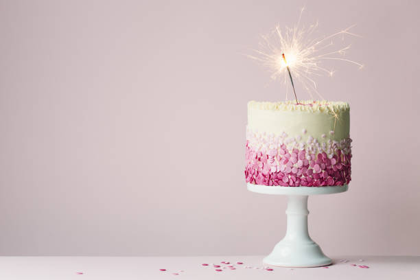 birthday cake with sparkler - decoration candle ornate composition imagens e fotografias de stock