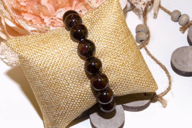 istock garnet bracelet natural stone 1125091561
