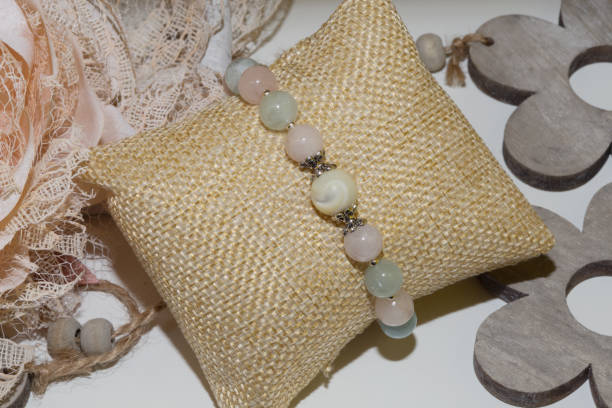 istock morganite and pearl quartz natural stone bracelet 1125091600