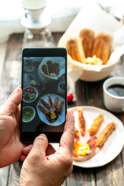 istock healthy breakfast:toasted breadstick and salad 1125233012