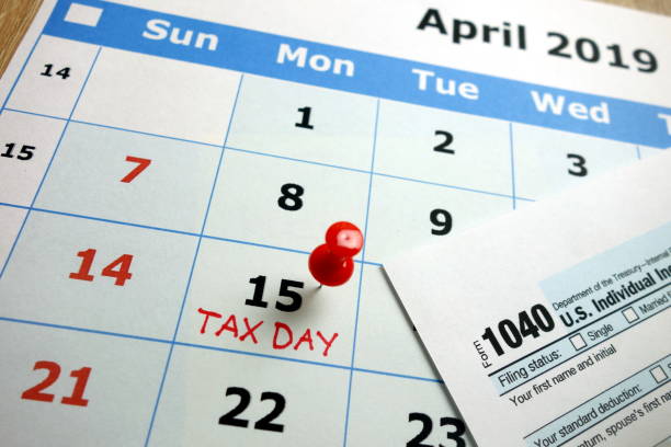 税金の日 2019 - calendar tax april day ストックフォトと画像