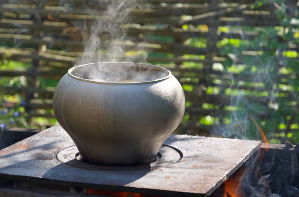 istock Cooking in cast iron outdoors 1125292734