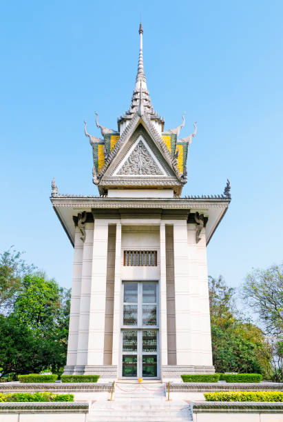 memorial stupa bei choeung ek – die tötung felder, kambodscha - völkermord in kambodscha stock-fotos und bilder