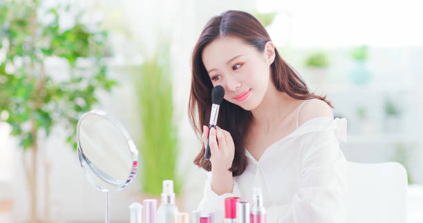 istock Smile asian woman make up 1125301954