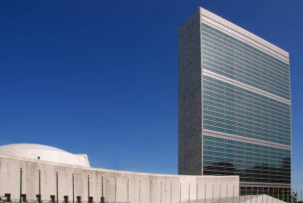bâtiment des nations unies - siège des nations unies photos et images de collection