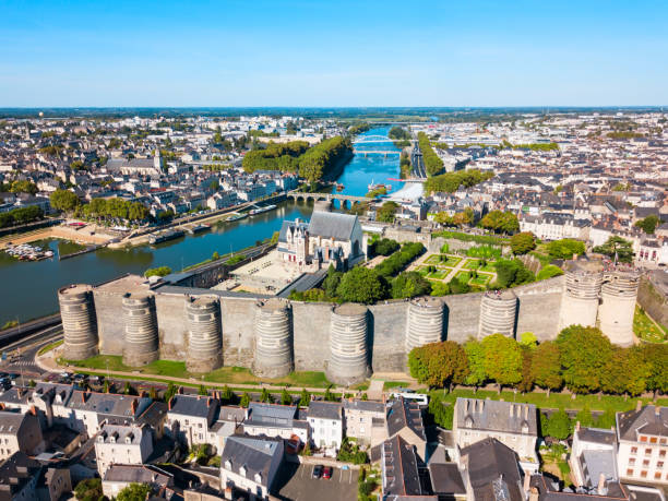 vista panorámica aérea de angers, francia - nobody church cathedral sky fotografías e imágenes de stock